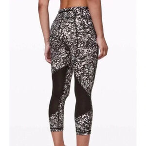 Lululemon Pace Rival Crop Leggings Floral Size 8 Yoga Gym Running Activewear